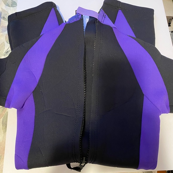 Tortuga Wet shorty Suit - Picture 9 of 10